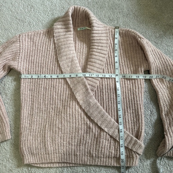Kimchi Blue blush pink chunky sweater wrap front size S - Picture 3 of 6